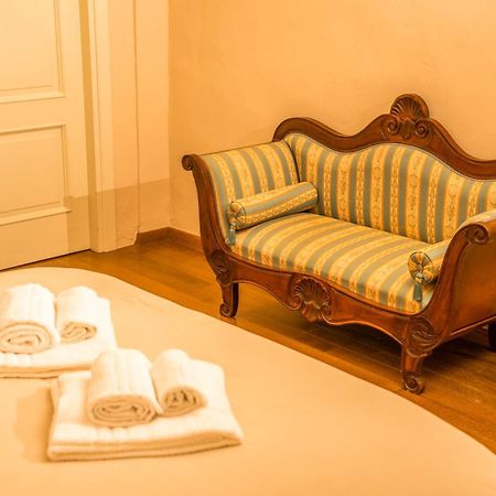 Il Gallo - Charming Apartment In Lucca Heart Exteriör bild