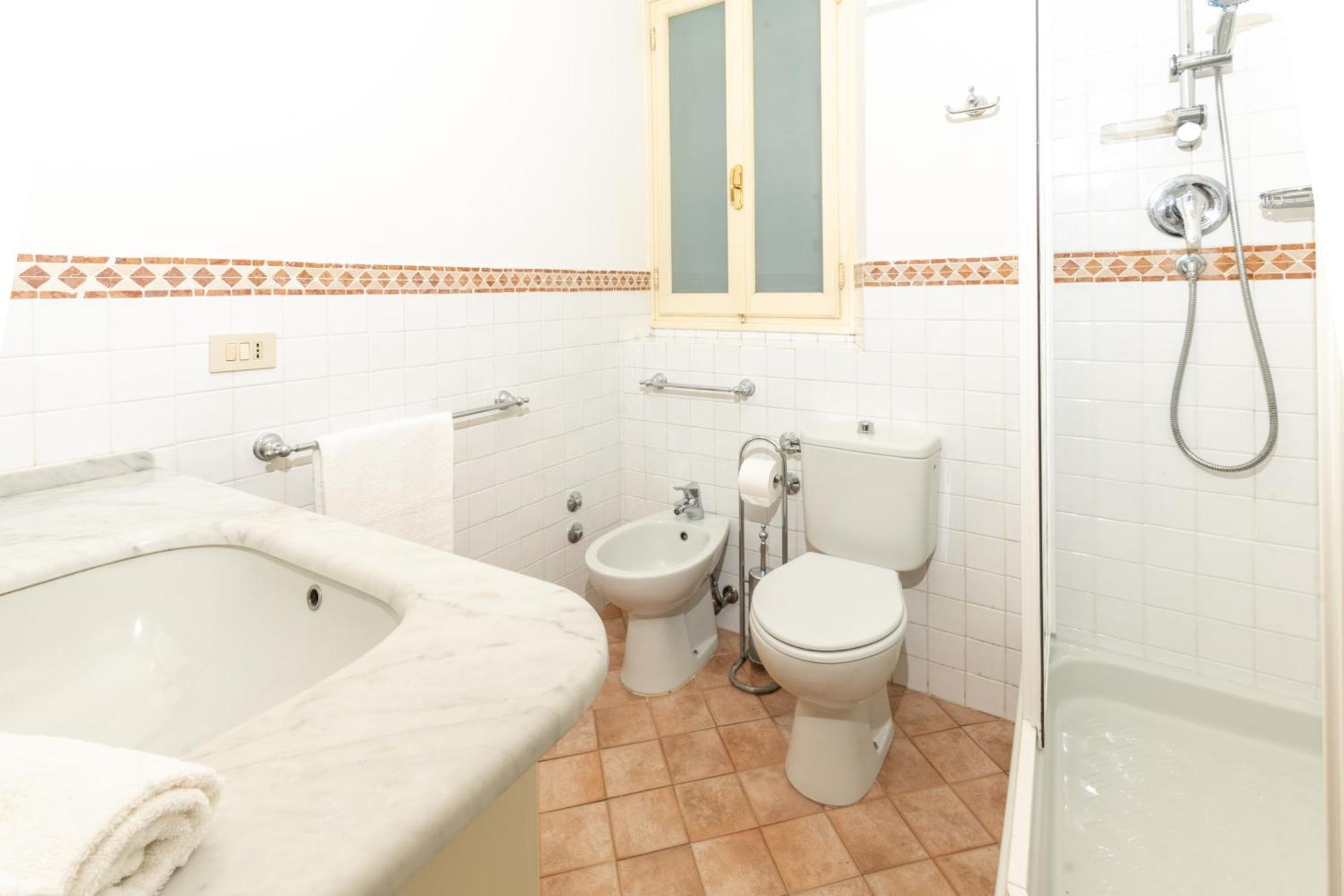 Il Gallo - Charming Apartment In Lucca Heart Exteriör bild